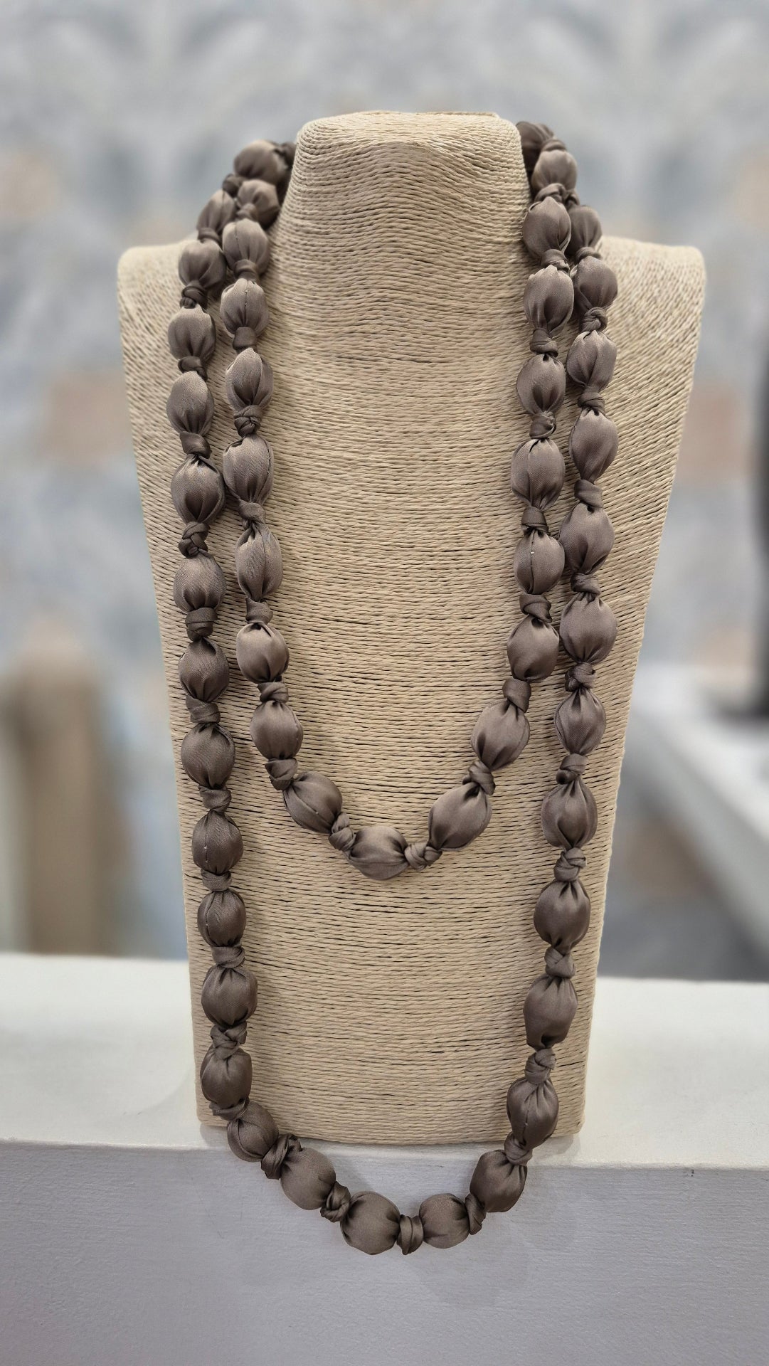 Collar largo Bolas tela