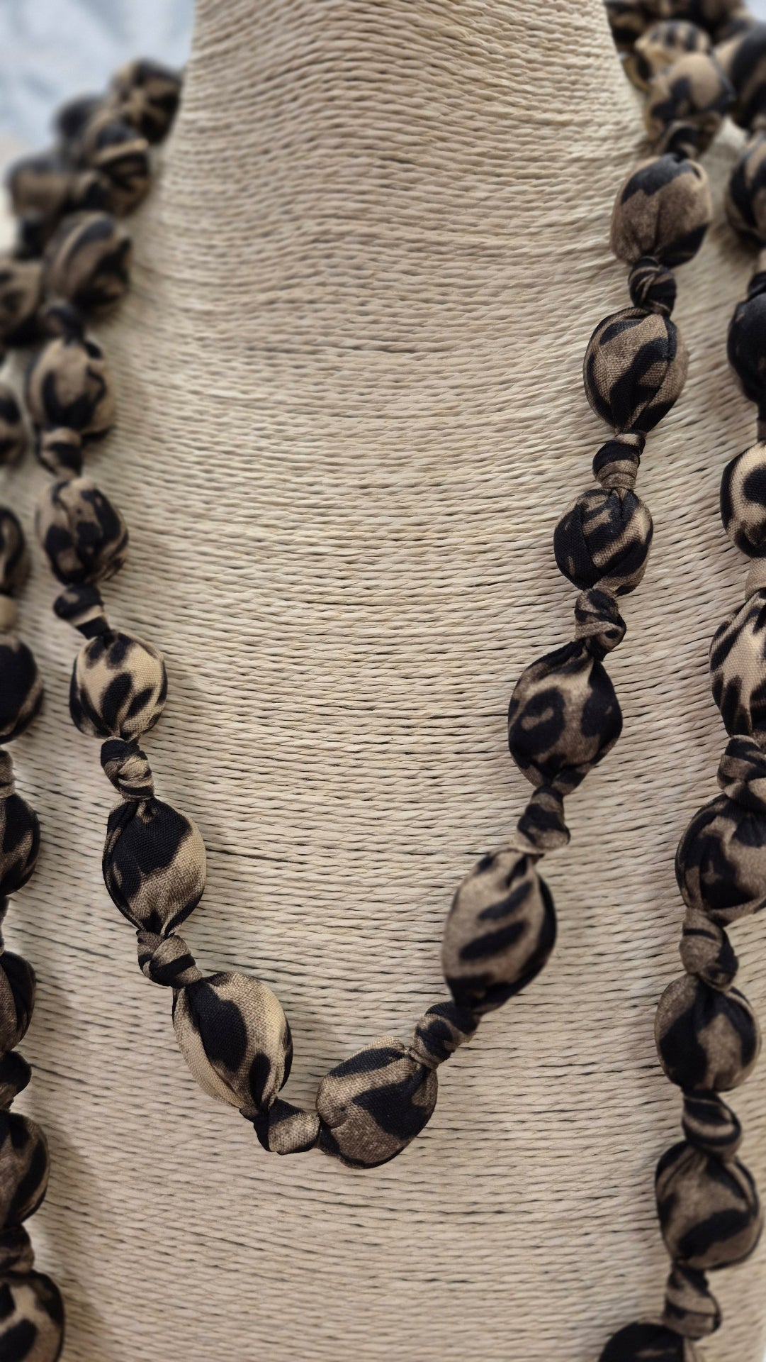 Collar largo Bolas tela