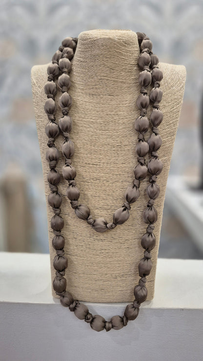 Collar largo Bolas tela