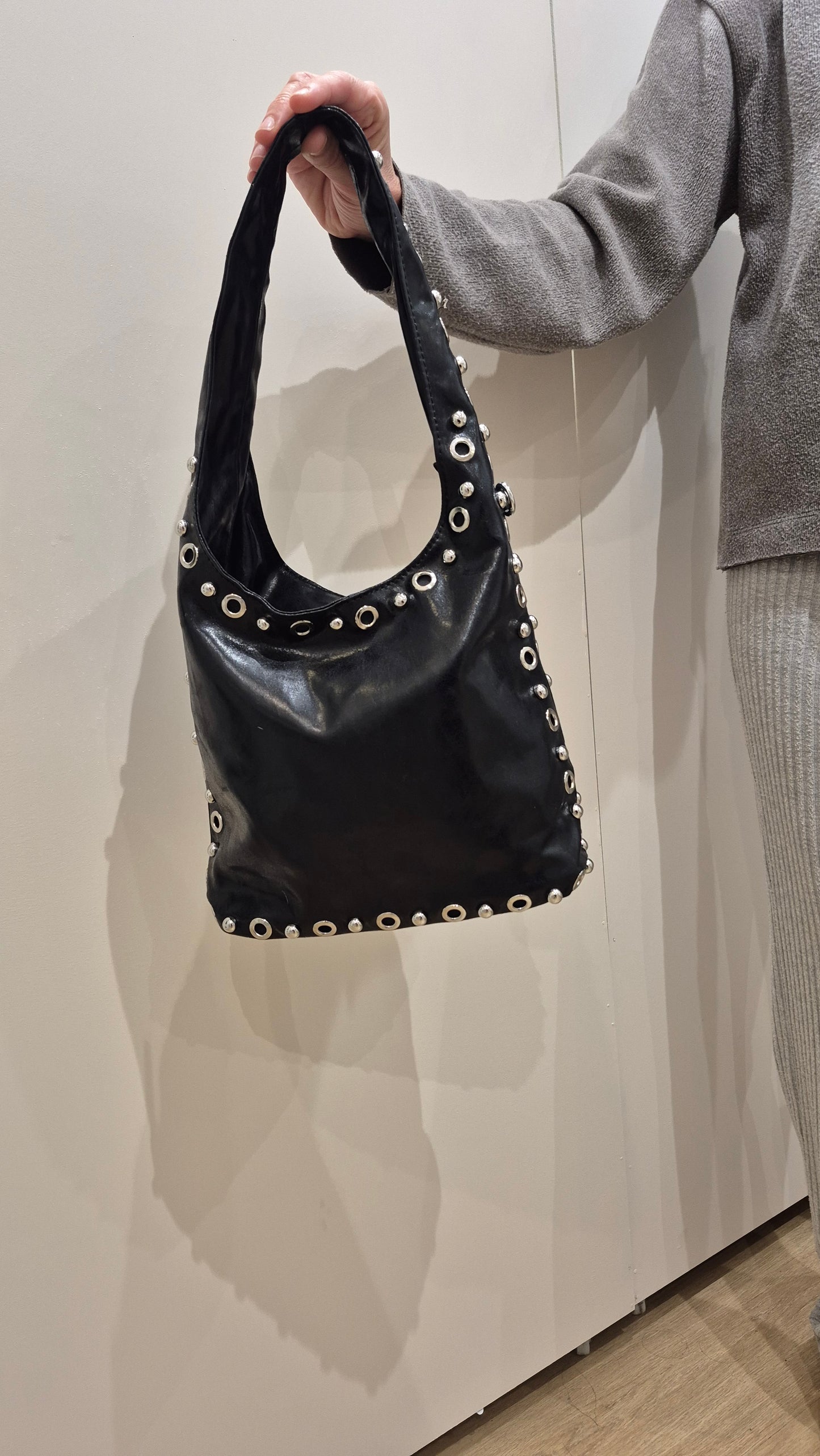 BOLSO POLIPIEL TACHUELAS