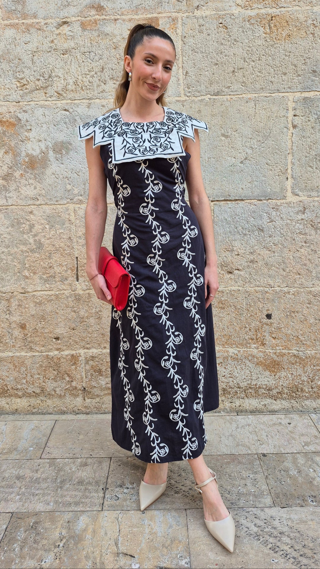 VESTIDO CUELLO DESIGUAL