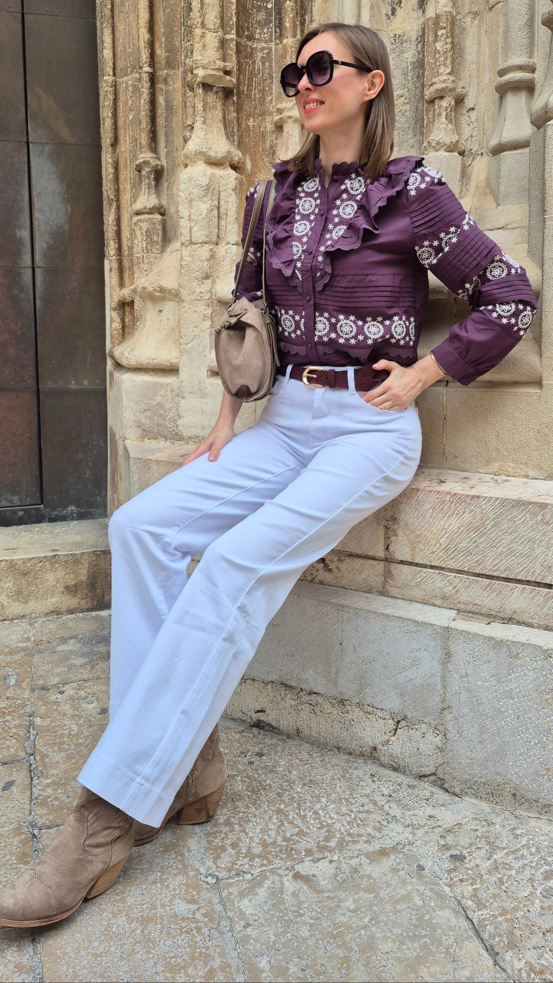CAMISA VOLANTES TROQUELADA