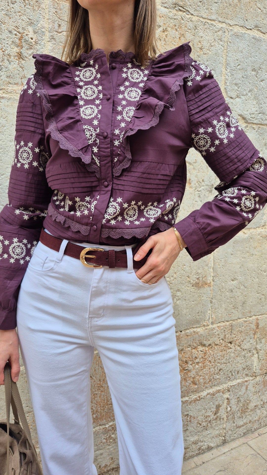 CAMISA VOLANTES TROQUELADA