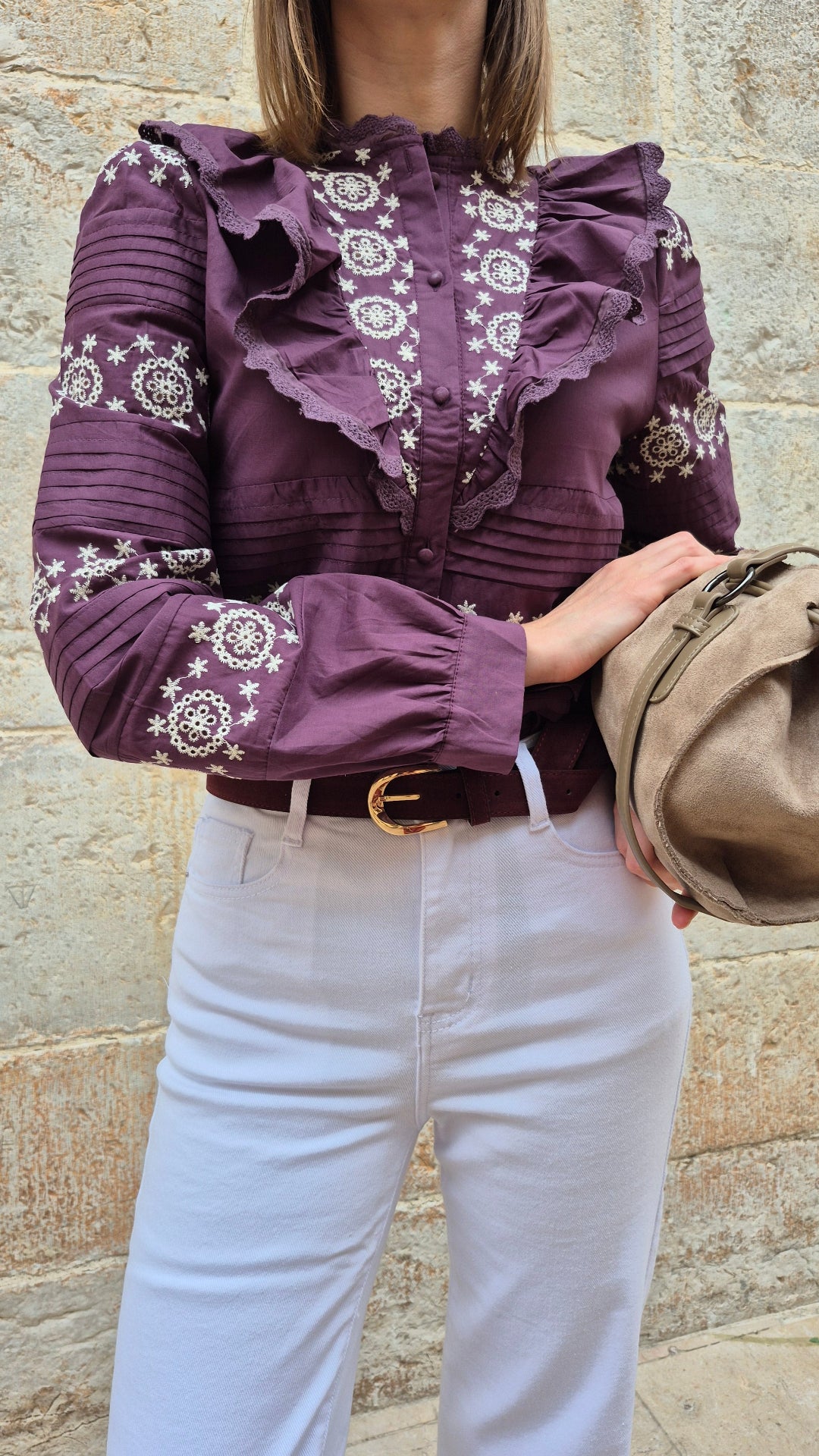CAMISA VOLANTES TROQUELADA