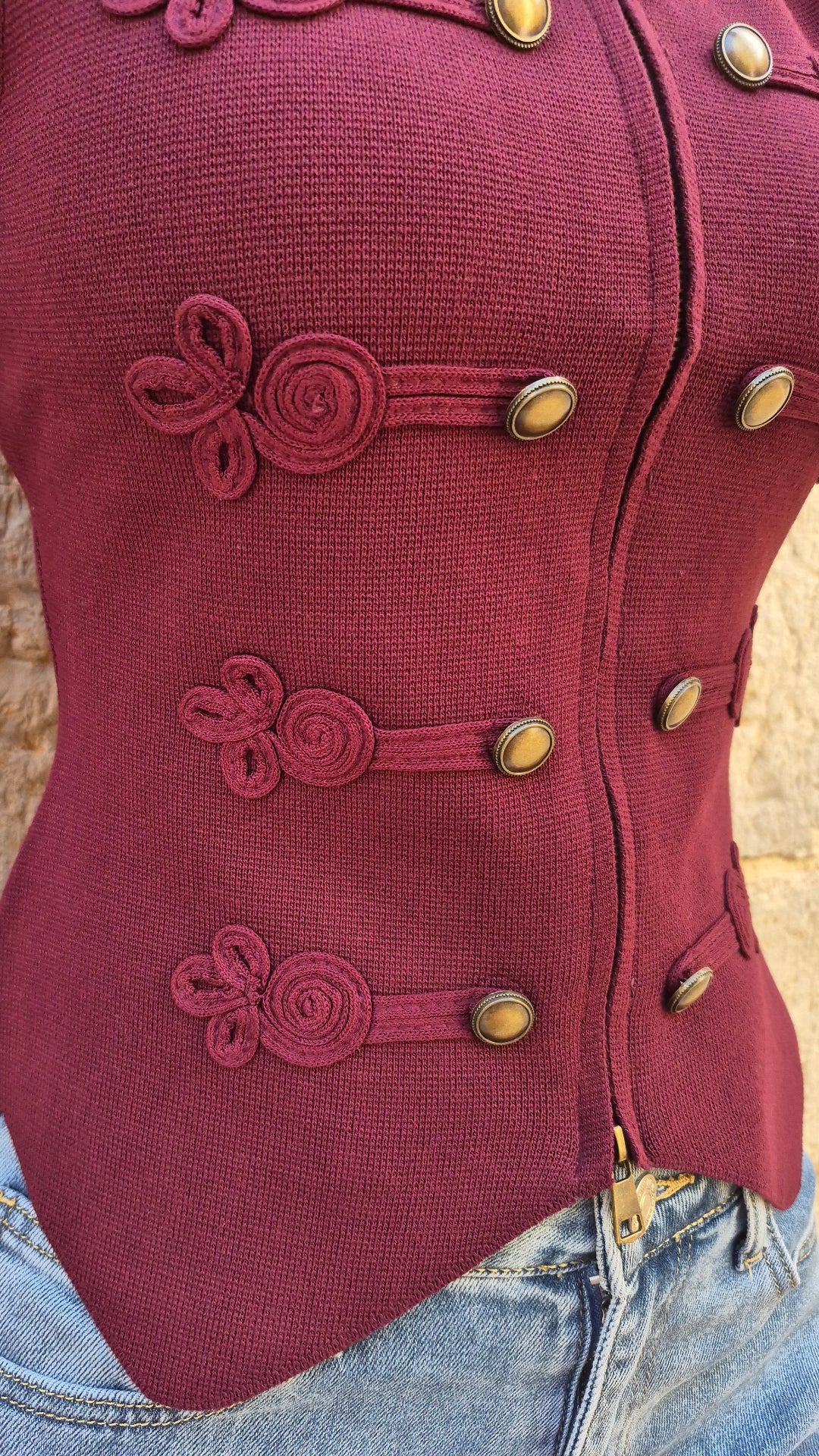 CHALECO PUNTO CUELLO REDONDO (VINO)